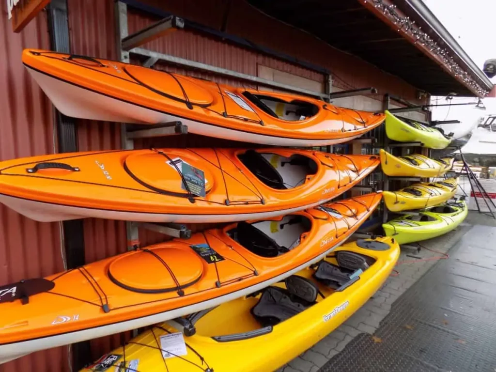 kayak dealers