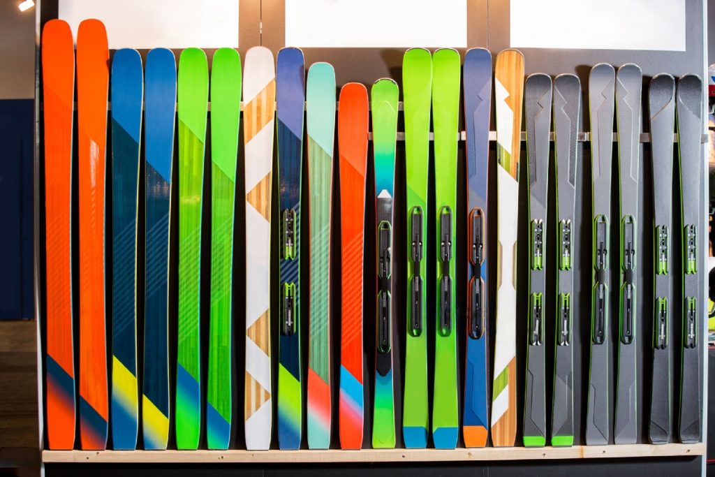 multiple styles, colors and sizes skis