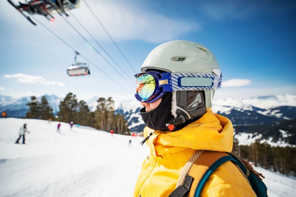 skier helmet and goggles