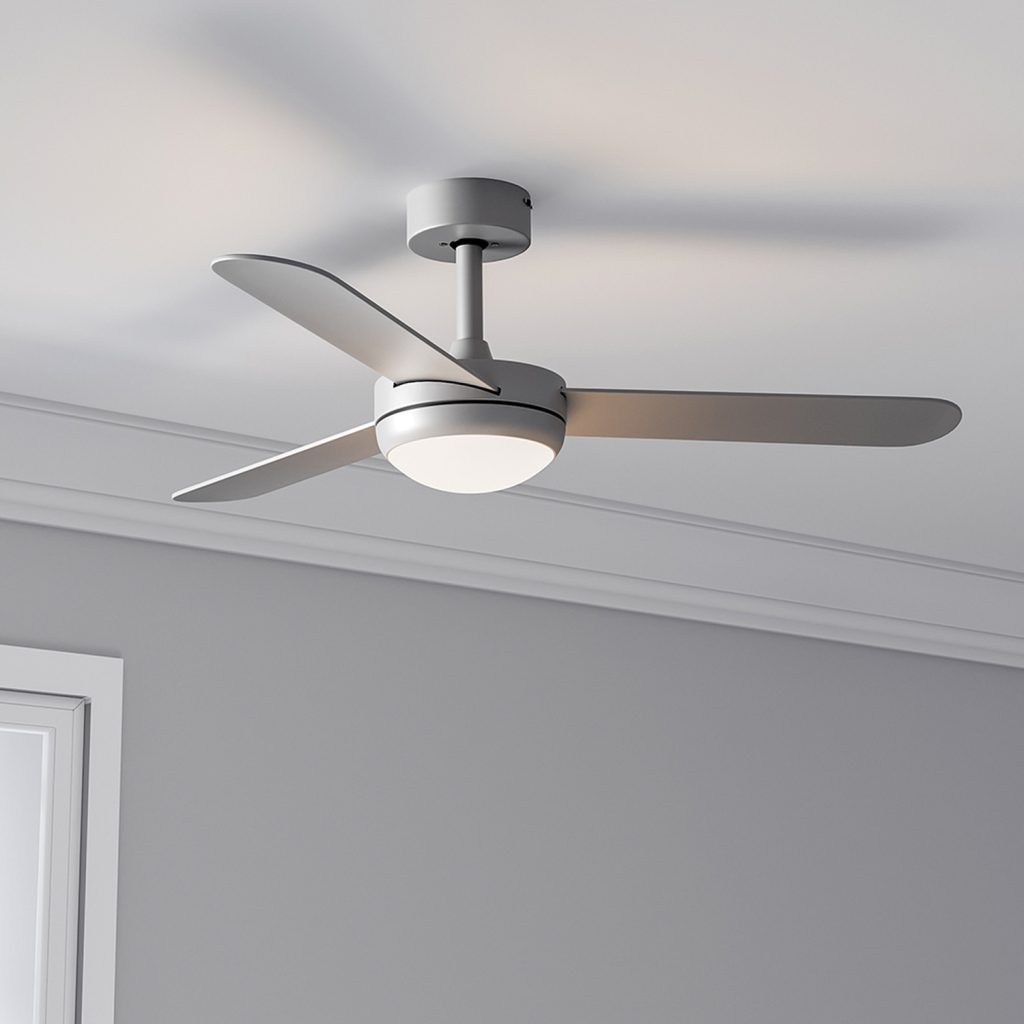 Small Blades Ceiling Fan with Light