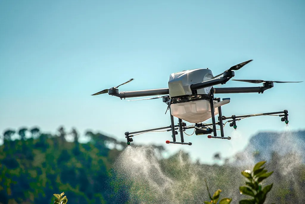 hybrid thermal drone with visual camera data and heat signals