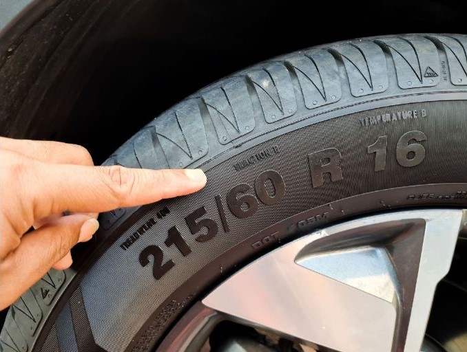 tire width 215/60 R 16